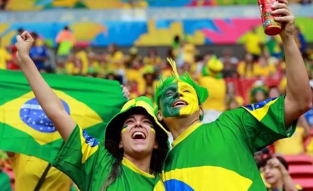 Culturas E Tradições Dos Torcedores Do Futebol Brasileiro