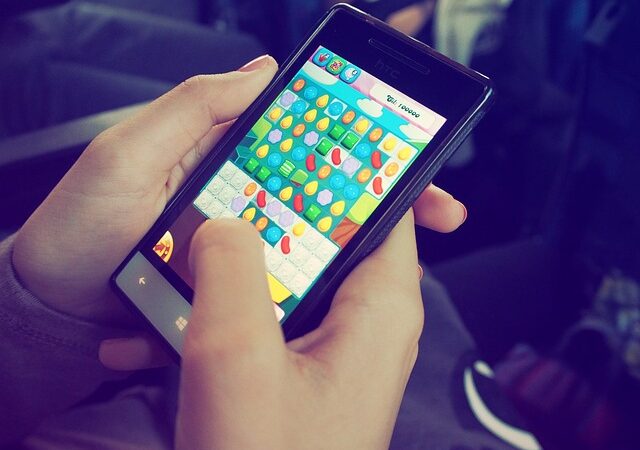 Como os cassinos online estão ficando cada vez mais parecidos com jogos de celular