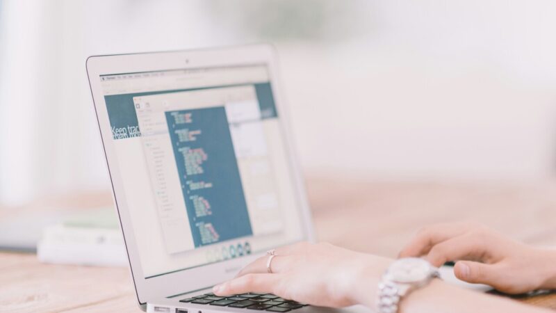 Como fazer a tela do MacBook parar de piscar: soluções práticas para usuários de Mac